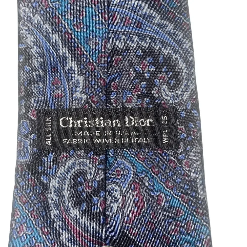 Christian Dior Men Necktie Silk Made in USA Paisley Classic Luxury 56”X3.75”